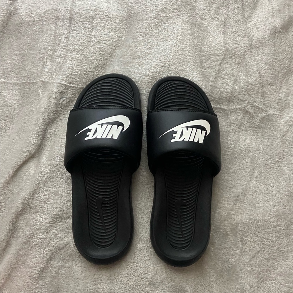 Nike slides